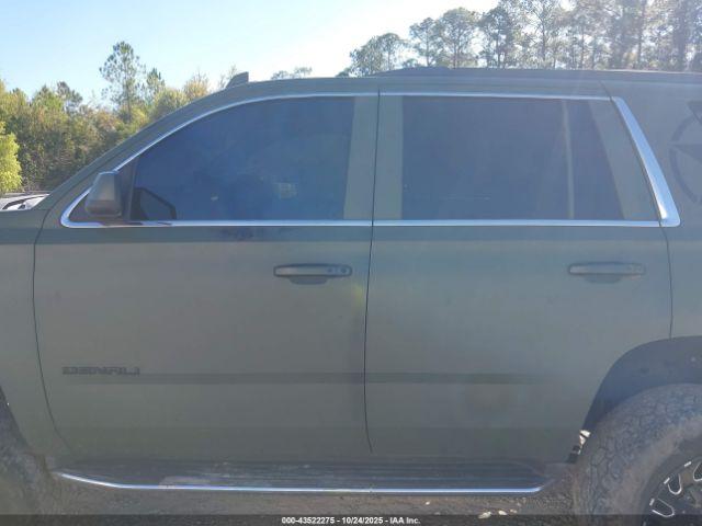 GMC Yukon Denali Image 13