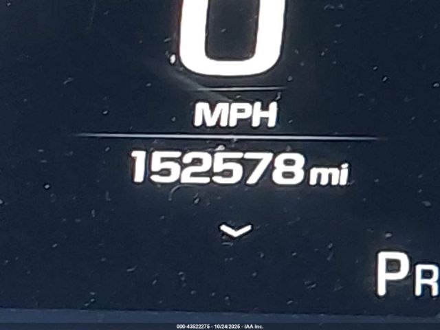 GMC Yukon Denali Image 11