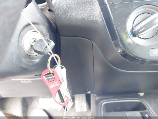 Mitsubishi Mirage Es Image 3