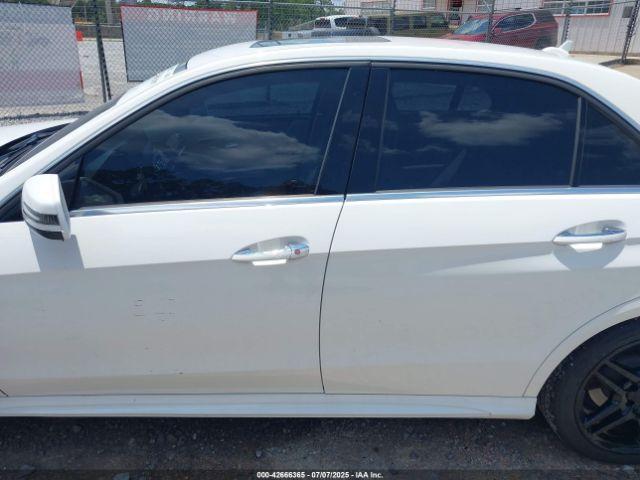 Mercedes-Benz E-Class 4matic Image 15