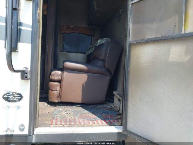 Jayco 5th Wheel Travel Trailer Image 2