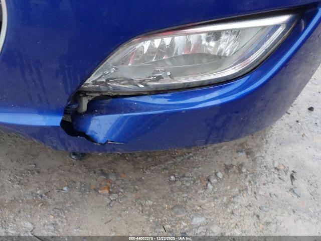 Hyundai VELOSTER Image 5