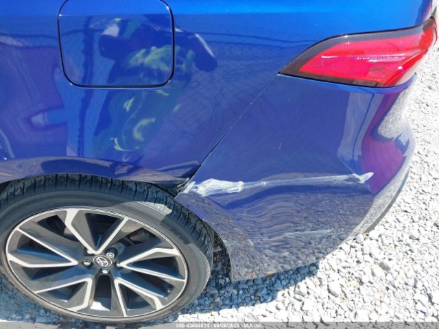 Toyota Corolla Se Image 16