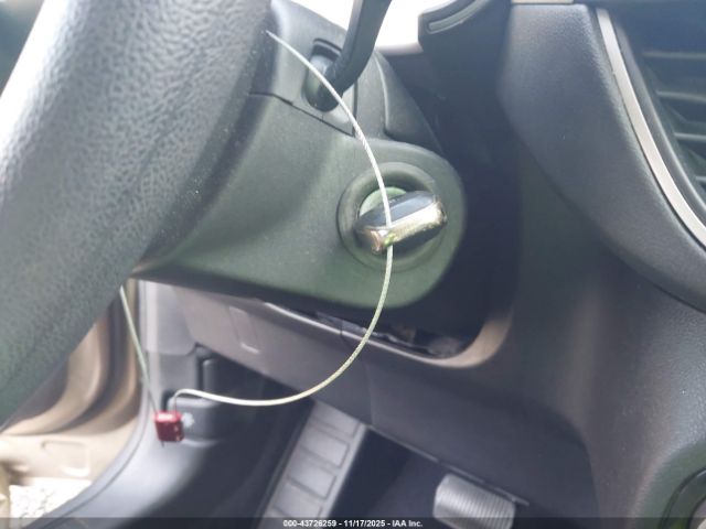 Ford Escape S Image 2