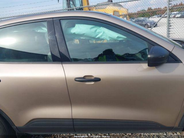 Ford Escape S Image 12