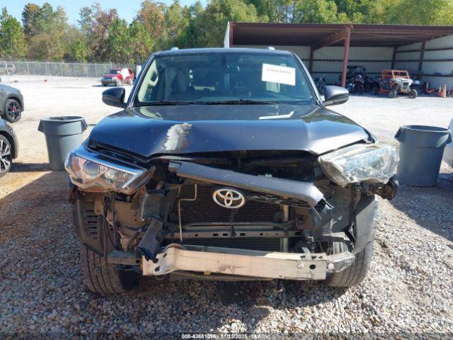 Toyota 4Runner Sr5 Image 12