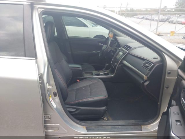 Toyota Camry Se Image 16