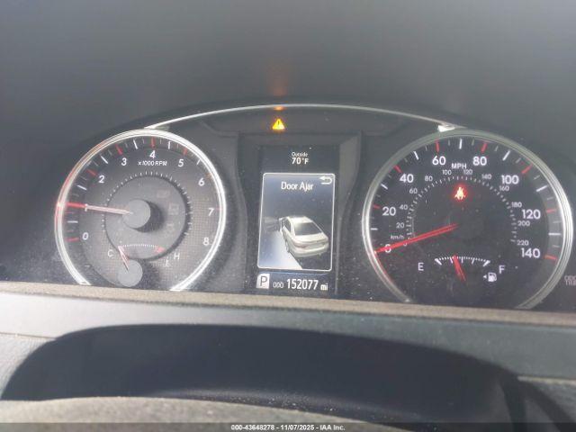 Toyota Camry Se Image 4