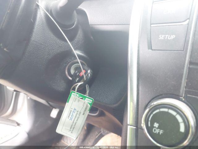 Toyota Camry Se Image 10