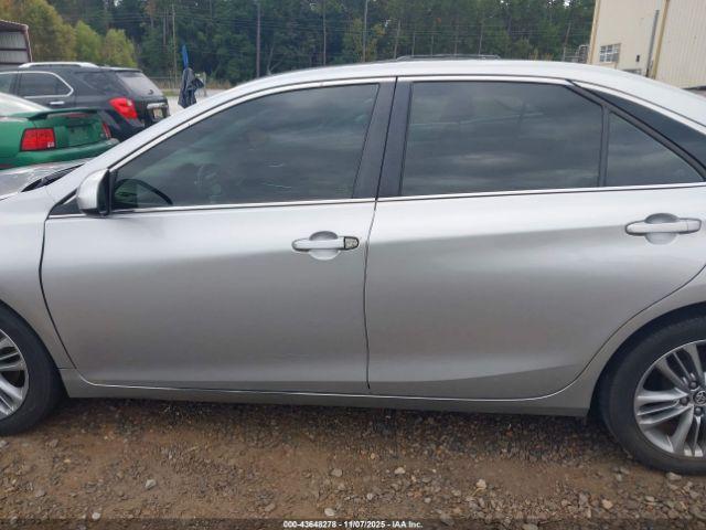 Toyota Camry Se Image 12