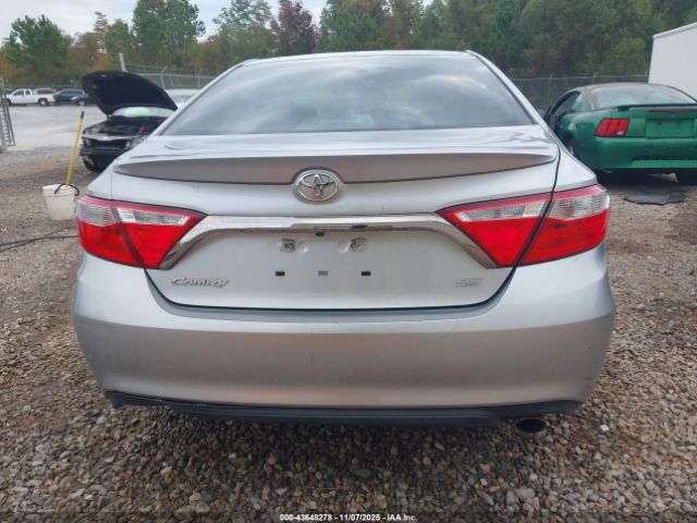 Toyota Camry Se Image 13