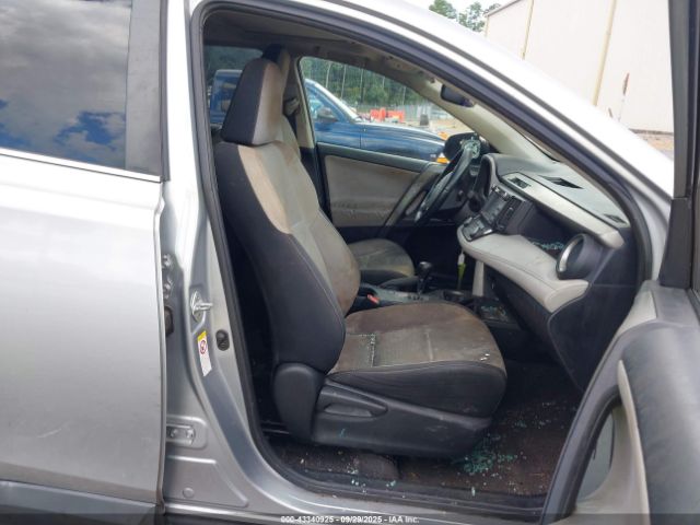 Toyota RAV4 Xle Image 9