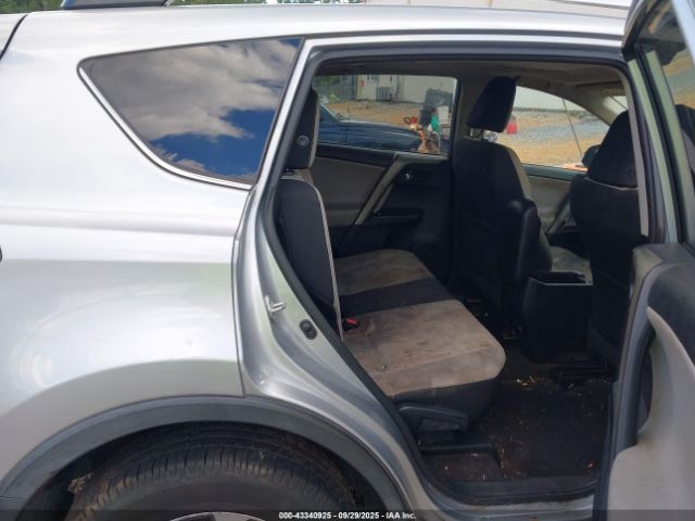 Toyota RAV4 Xle Image 5