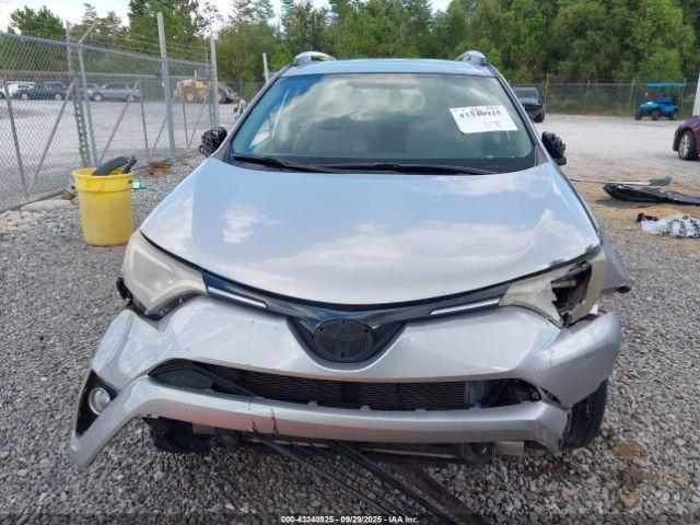 Toyota RAV4 Xle Image 12