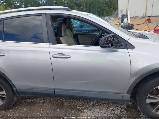 Toyota RAV4 Xle Image 11