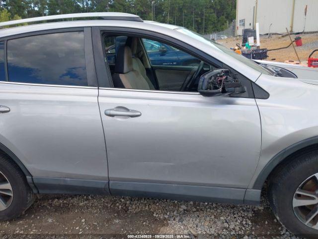 Toyota RAV4 Xle Image 11