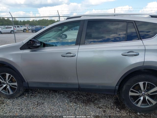 Toyota RAV4 Xle Image 14