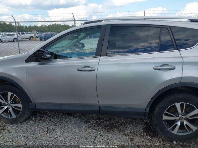 Toyota RAV4 Xle Image 14