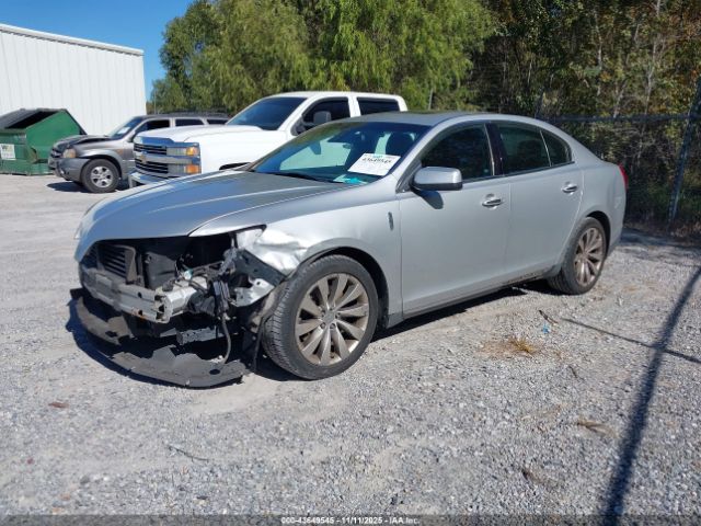 Lincoln MKS Image 9