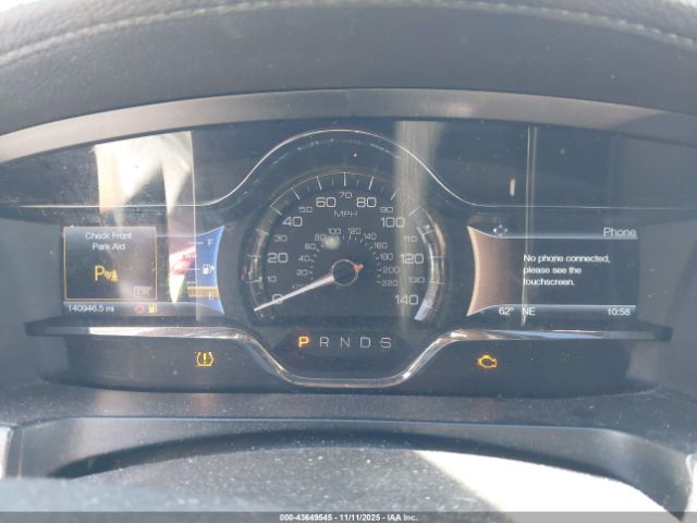 Lincoln MKS Image 13