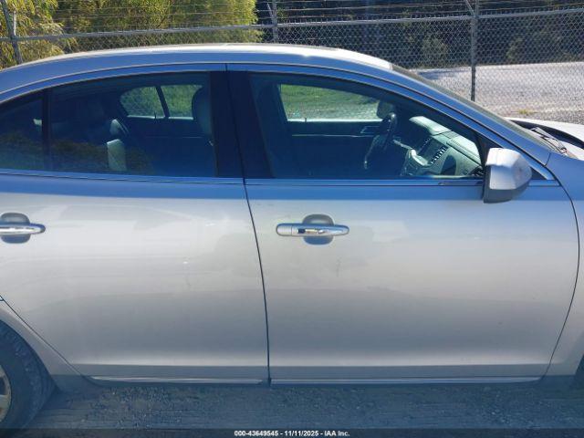 Lincoln MKS Image 10