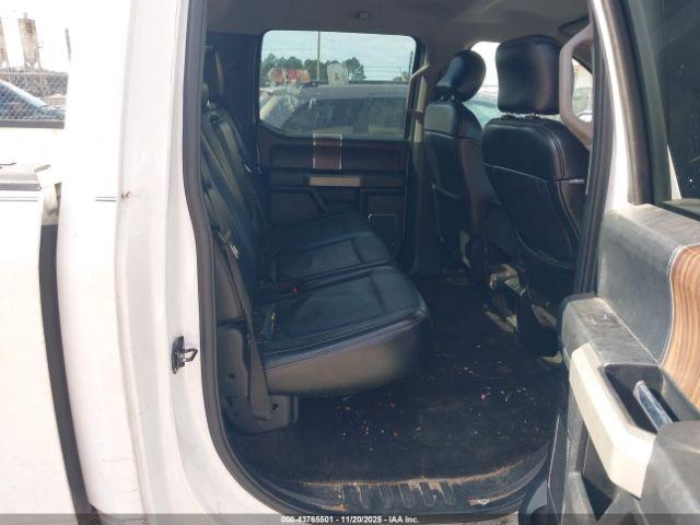 Ford F-150 Lariat Image 10