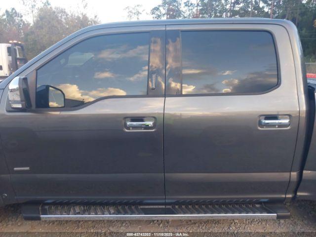 Ford F-150 Lariat Image 3