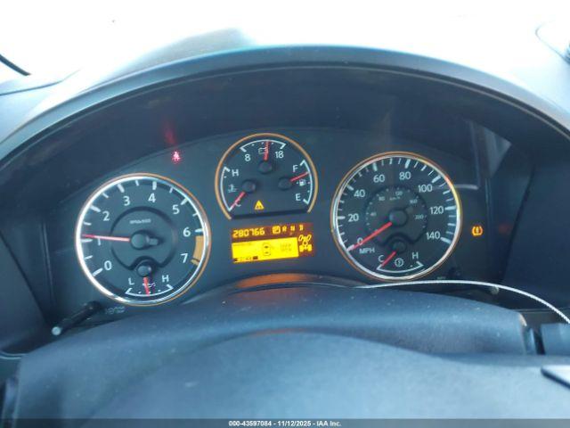 Nissan Titan Sl Image 8