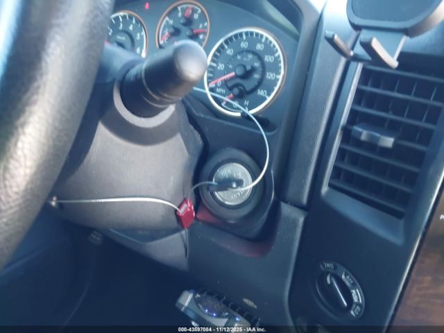 Nissan Titan Sl Image 9