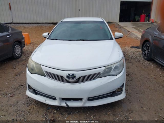 Toyota Camry Se Image 17