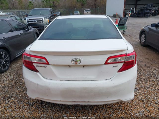 Toyota Camry Se Image 15