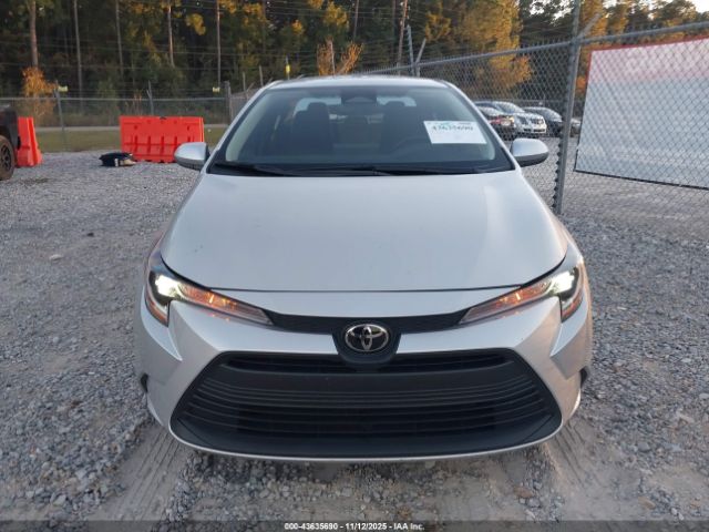 Toyota Corolla Le Image 13