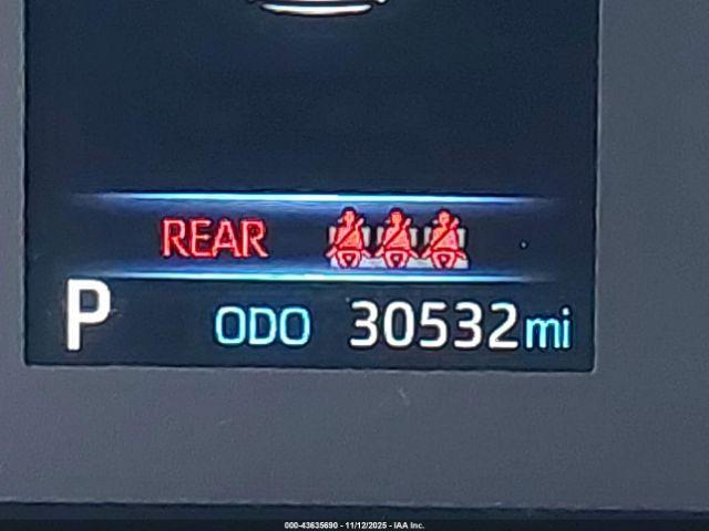 Toyota Corolla Le Image 11