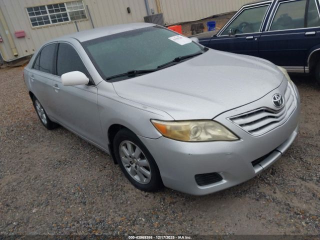 Toyota Camry Le Image 1