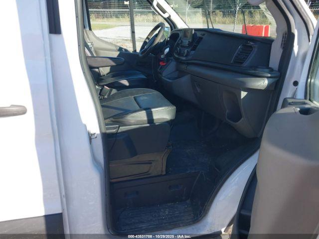 Ford Transit Image 3