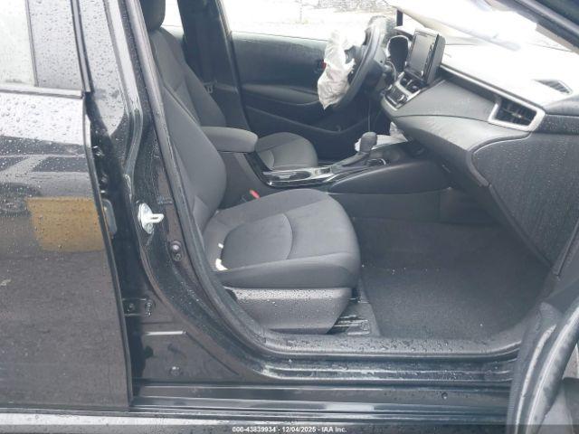 Toyota Corolla Le Image 4