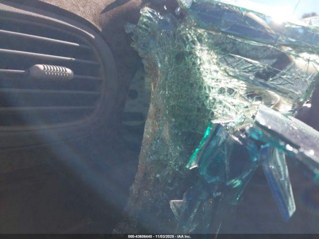 Chrysler Town & Country Lx Image 9