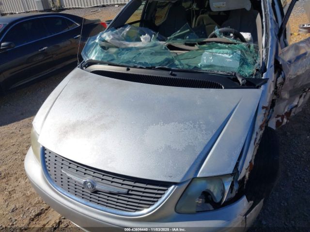 Chrysler Town & Country Lx Image 10