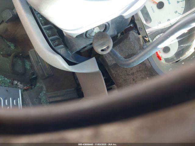 Chrysler Town & Country Lx Image 11