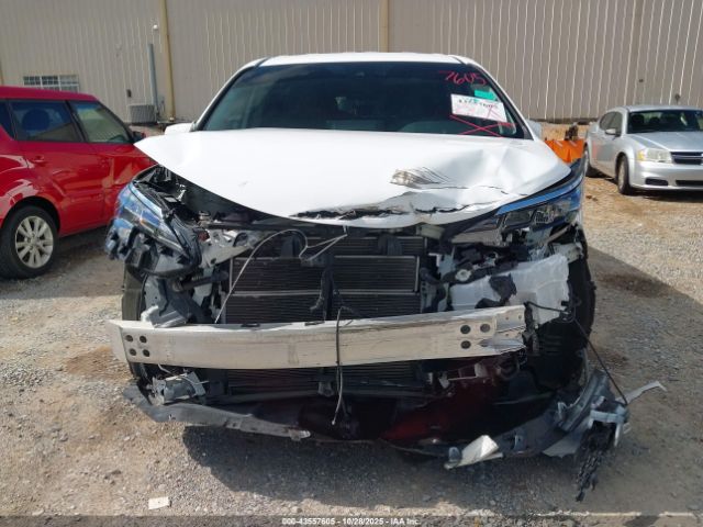 Toyota Sienna Le Image 5