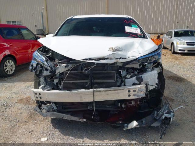 Toyota Sienna Le Image 5