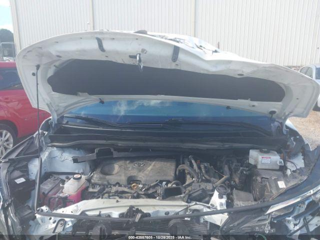 Toyota Sienna Le Image 18