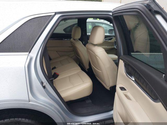 Cadillac XT5 Standard Image 14