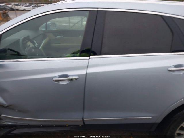 Cadillac XT5 Standard Image 6