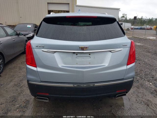 Cadillac XT5 Standard Image 15