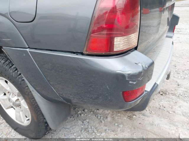 Toyota 4Runner Limited V8 Image 4