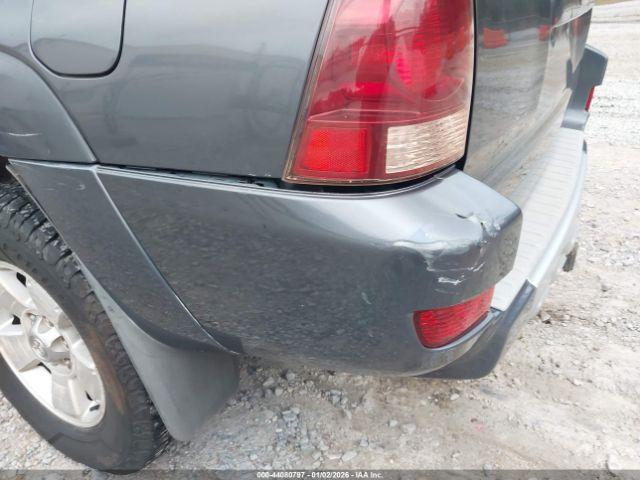 Toyota 4Runner Limited V8 Image 4