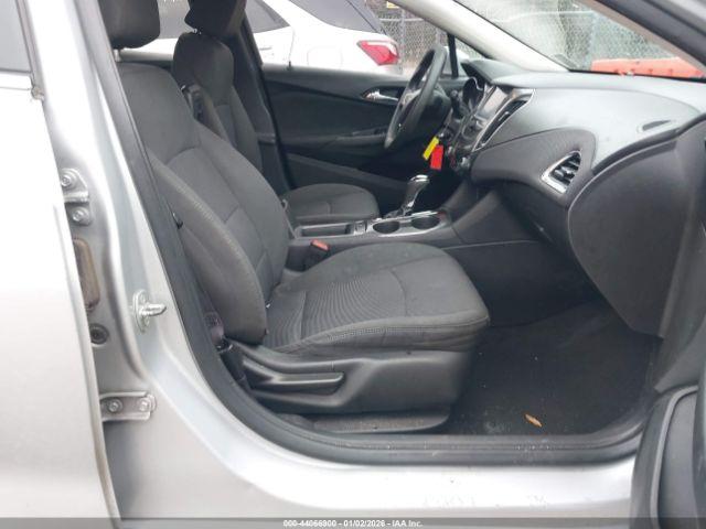 Chevrolet Cruze Lt Auto Image 10