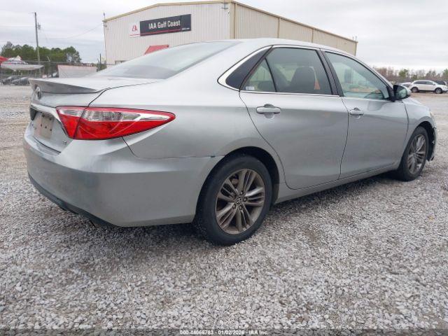 Toyota Camry Se Image 11