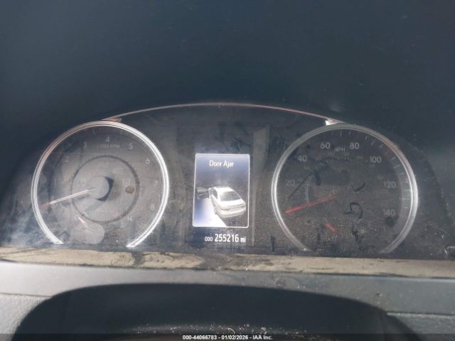 Toyota Camry Se Image 15